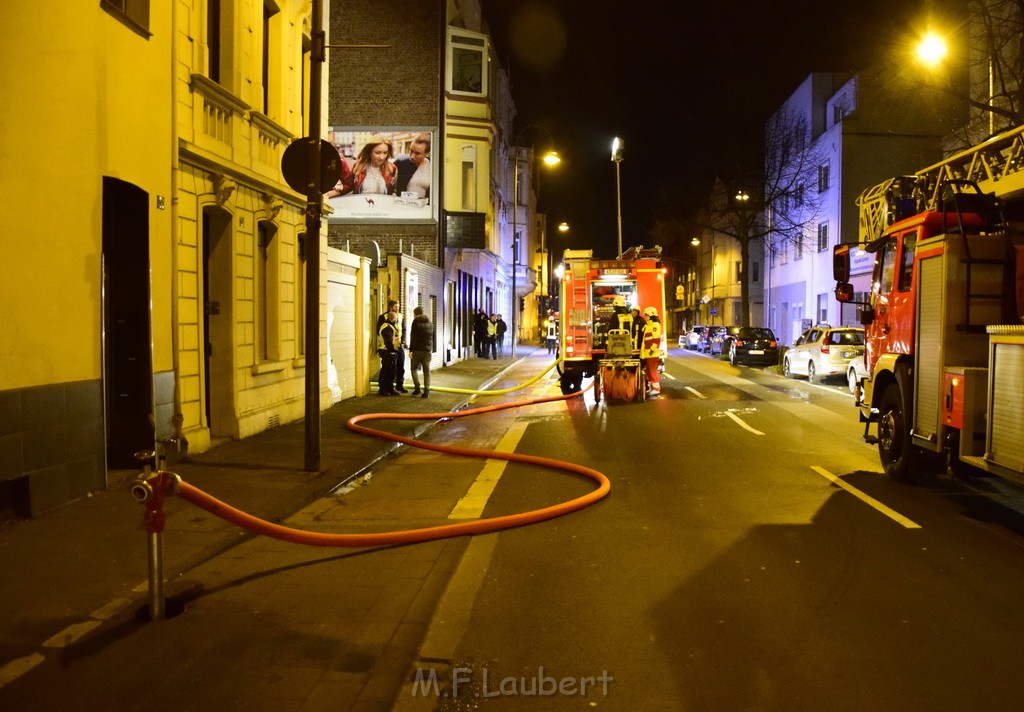 Feuer Hinterhof Garagen Koeln Hoehenberg Olpenerstr P026.JPG - Miklos Laubert